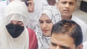 বোরকা পরে লুকিয়ে আদালতে আত্মসমর্পণ করতে গেলেন অপু বিশ্বাস